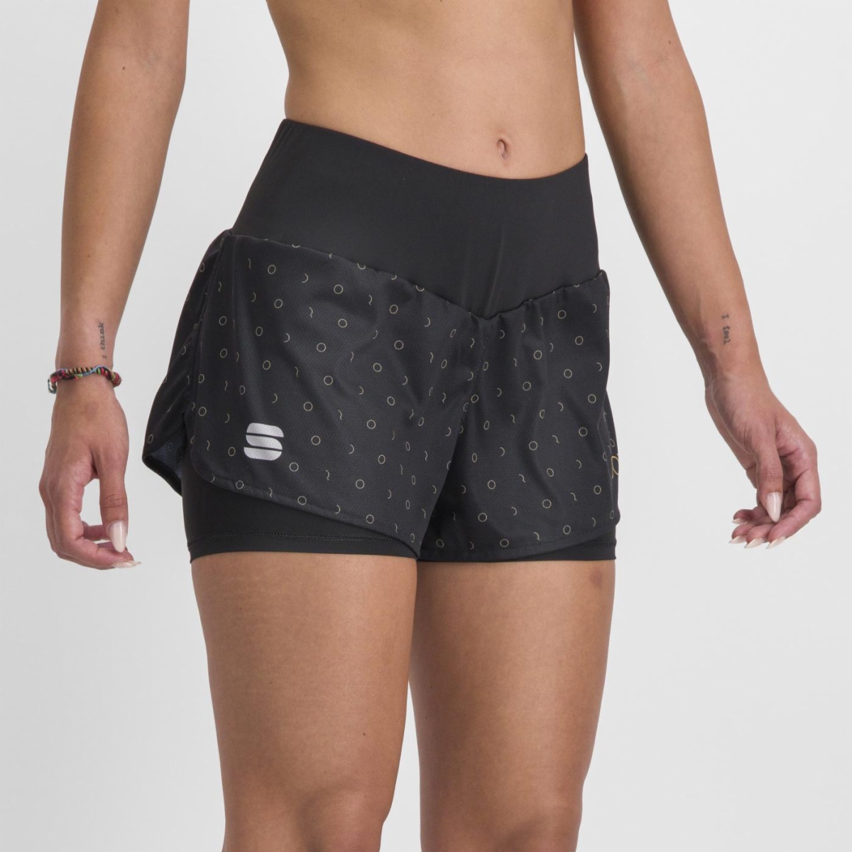 Каталог Женские спортивные шорты Sportful Doro Cardio Training Shorts  черные от магазина Одежда+ - CrossCountry Elite Sports